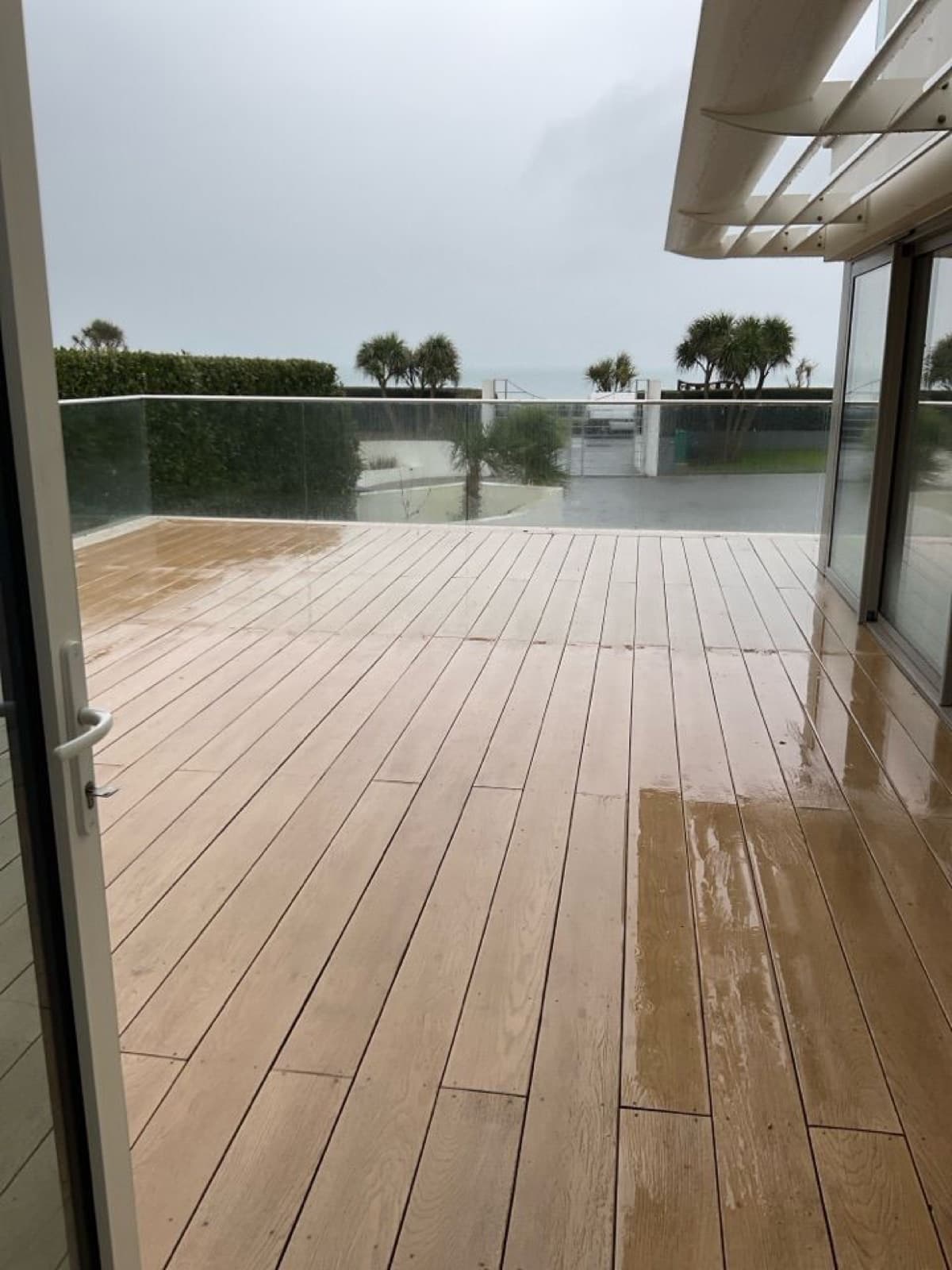 Luxury four-bed coastal — 2 Les Residences - view 2