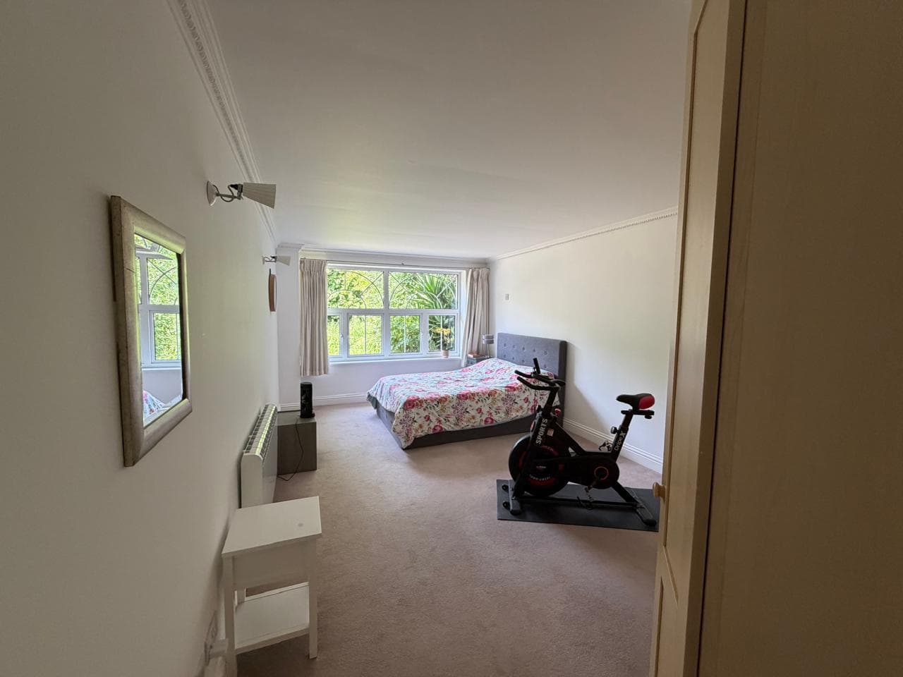 Spacious 3-Bedroom Bungalow with Garden & Parking - view 6